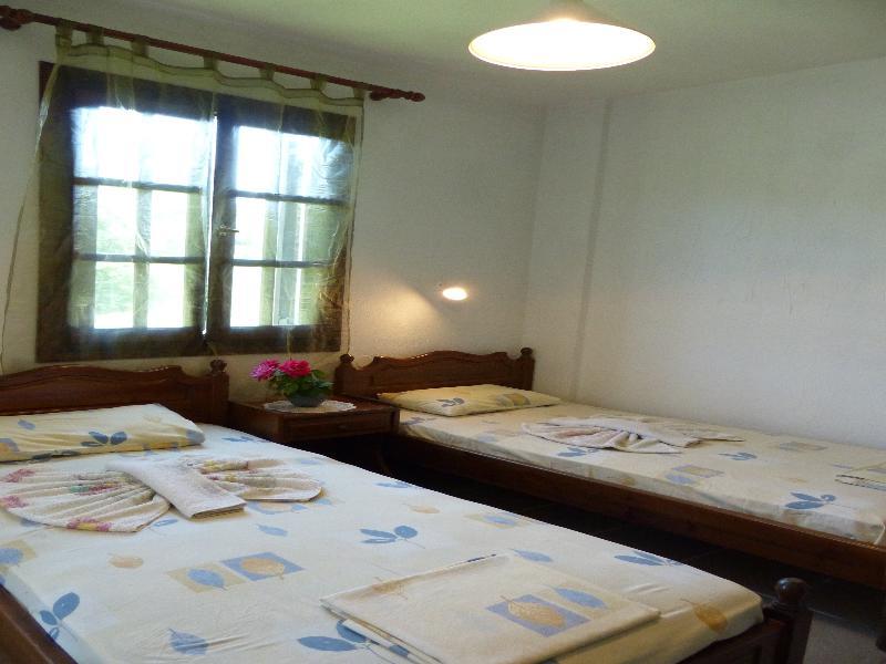 Katerina Apartments Troulos Luaran gambar