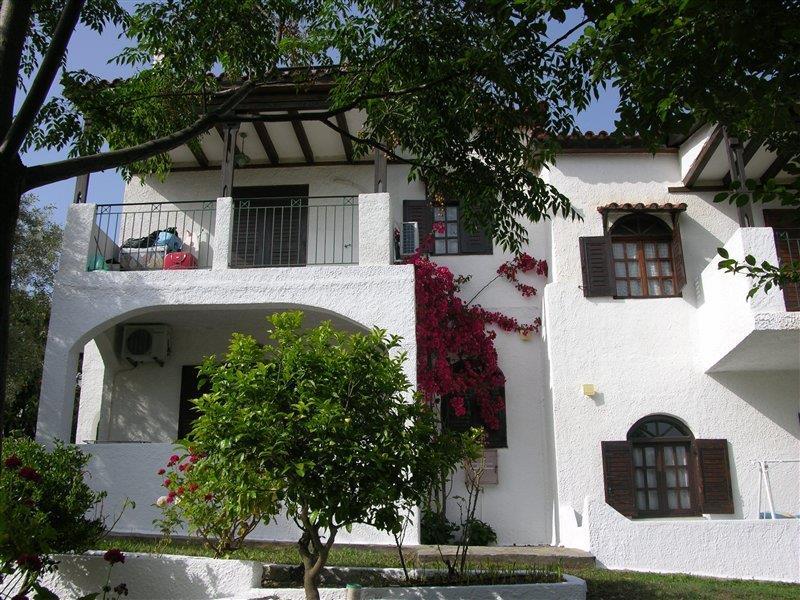 Katerina Apartments Troulos Luaran gambar