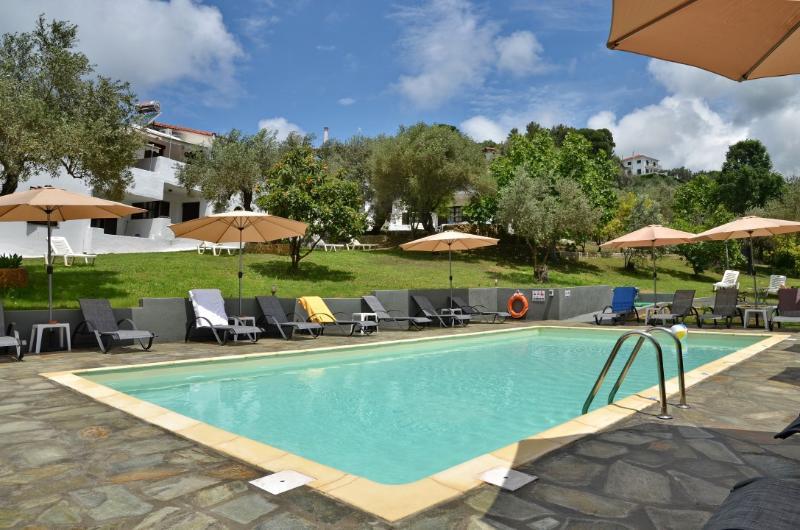 Katerina Apartments Troulos Luaran gambar